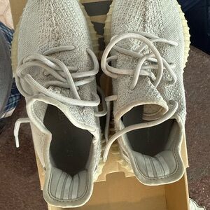 Yeezy Kids Sneakers in Light Gray and Cream